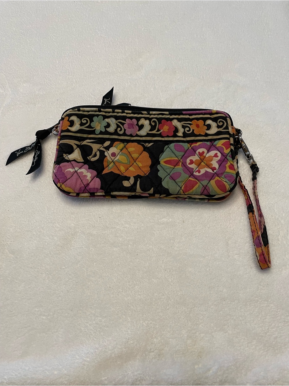 Women’s Vera Bradley “Suzani” Pattern Wristlet Quilted Wallet/Purse.